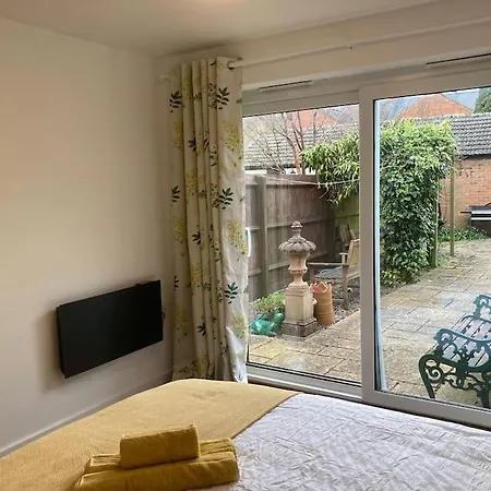 Park Cottage - Cosy 1 Bedroom Northampton Exterior photo